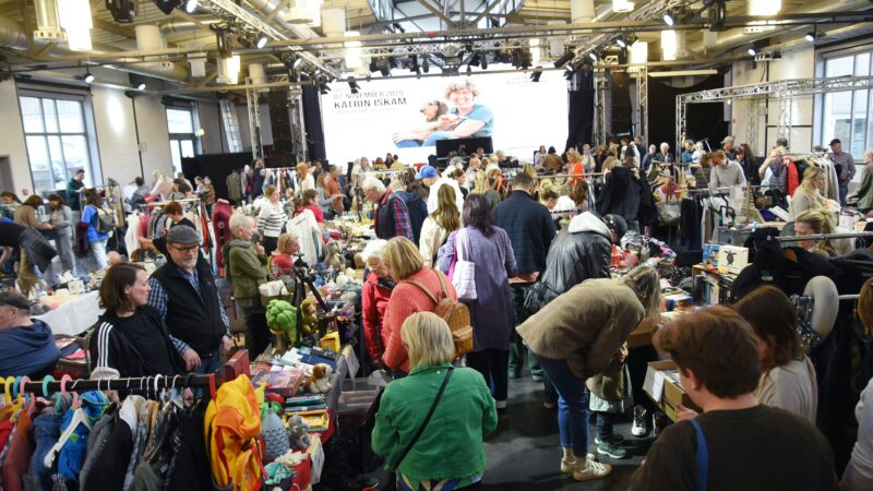 Über 500 Besucher: Nachtflohmarkt in Wipperfürth ist ein Erfolgsmodell