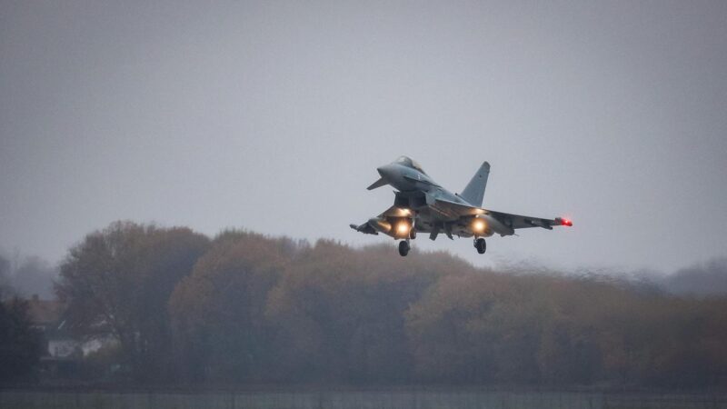 Luftwaffe fängt russisches Flugzeug ab