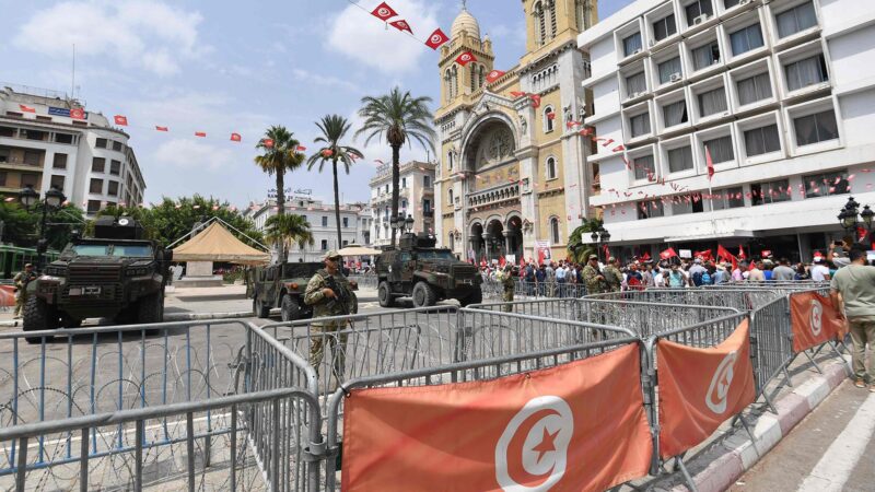 Tunesiens Rückfall in die Autokratie  -15 Jahre nach arabischem Frühling