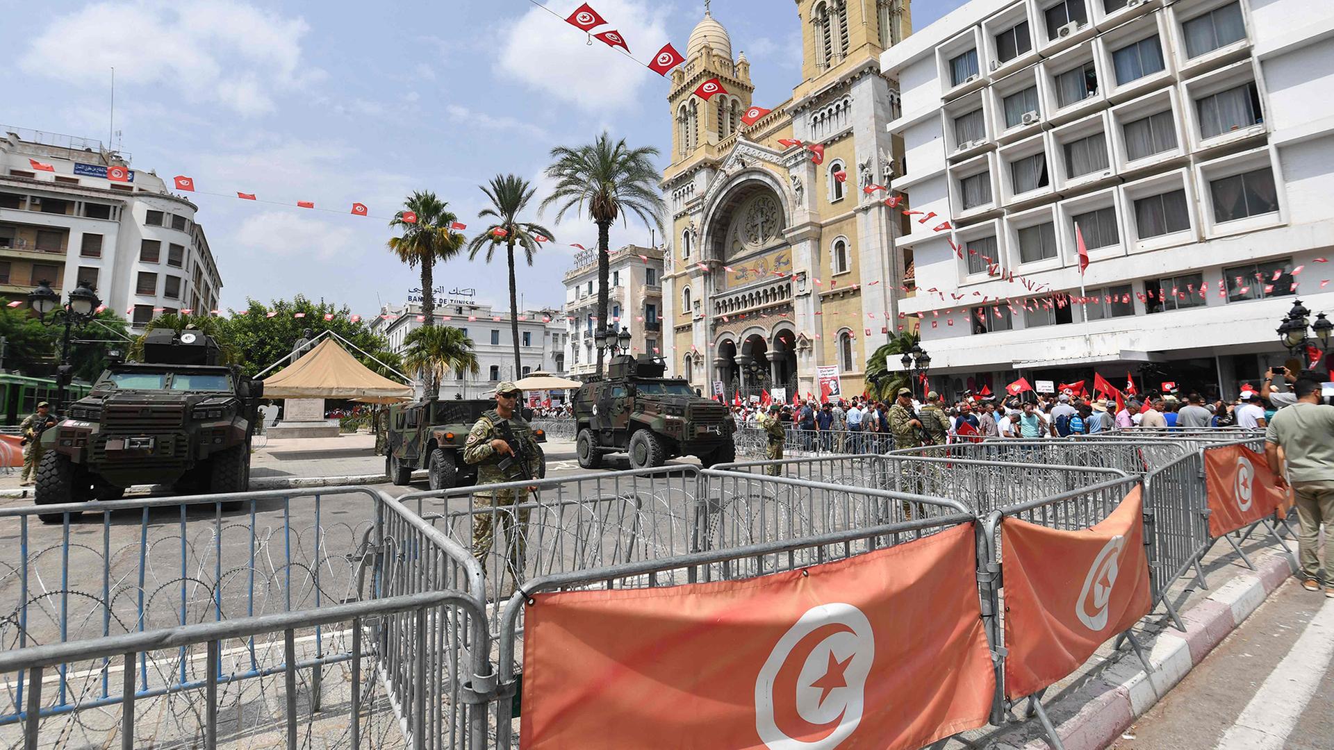 Tunesiens Rückfall in die Autokratie  -15 Jahre nach arabischem Frühling